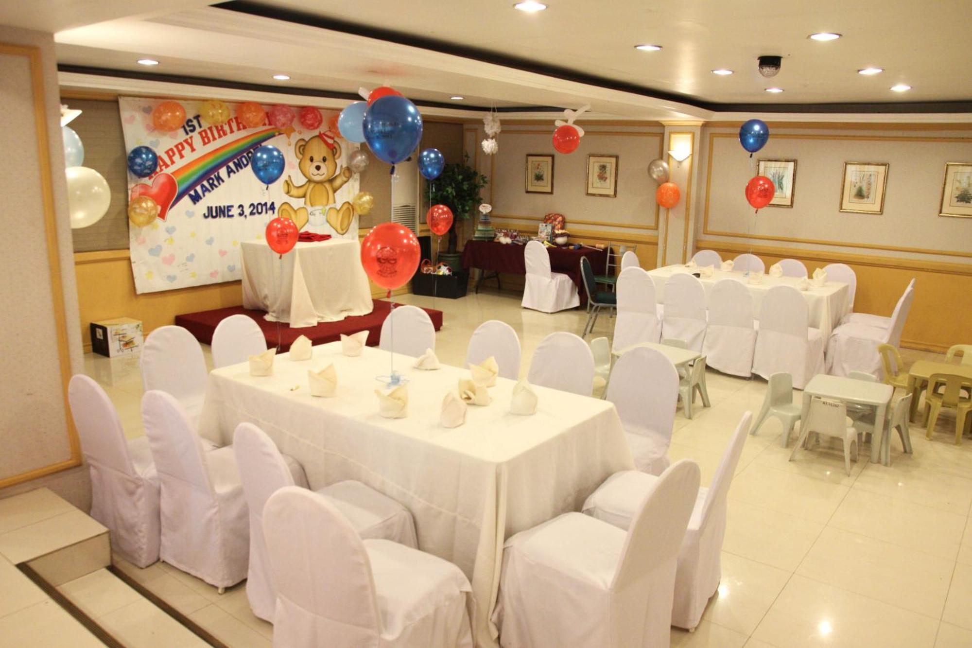 De Luxe Hotel Cagayan de Oro Esterno foto