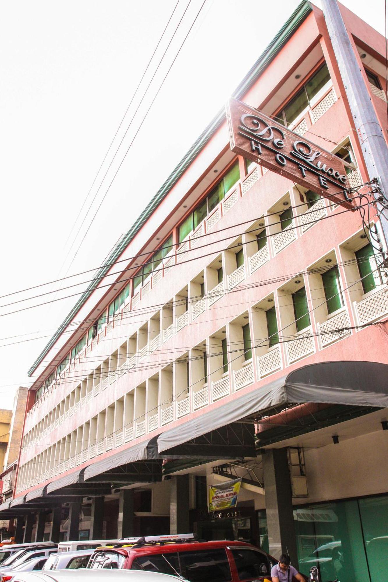 De Luxe Hotel Cagayan de Oro Esterno foto