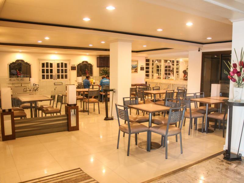 De Luxe Hotel Cagayan de Oro Esterno foto
