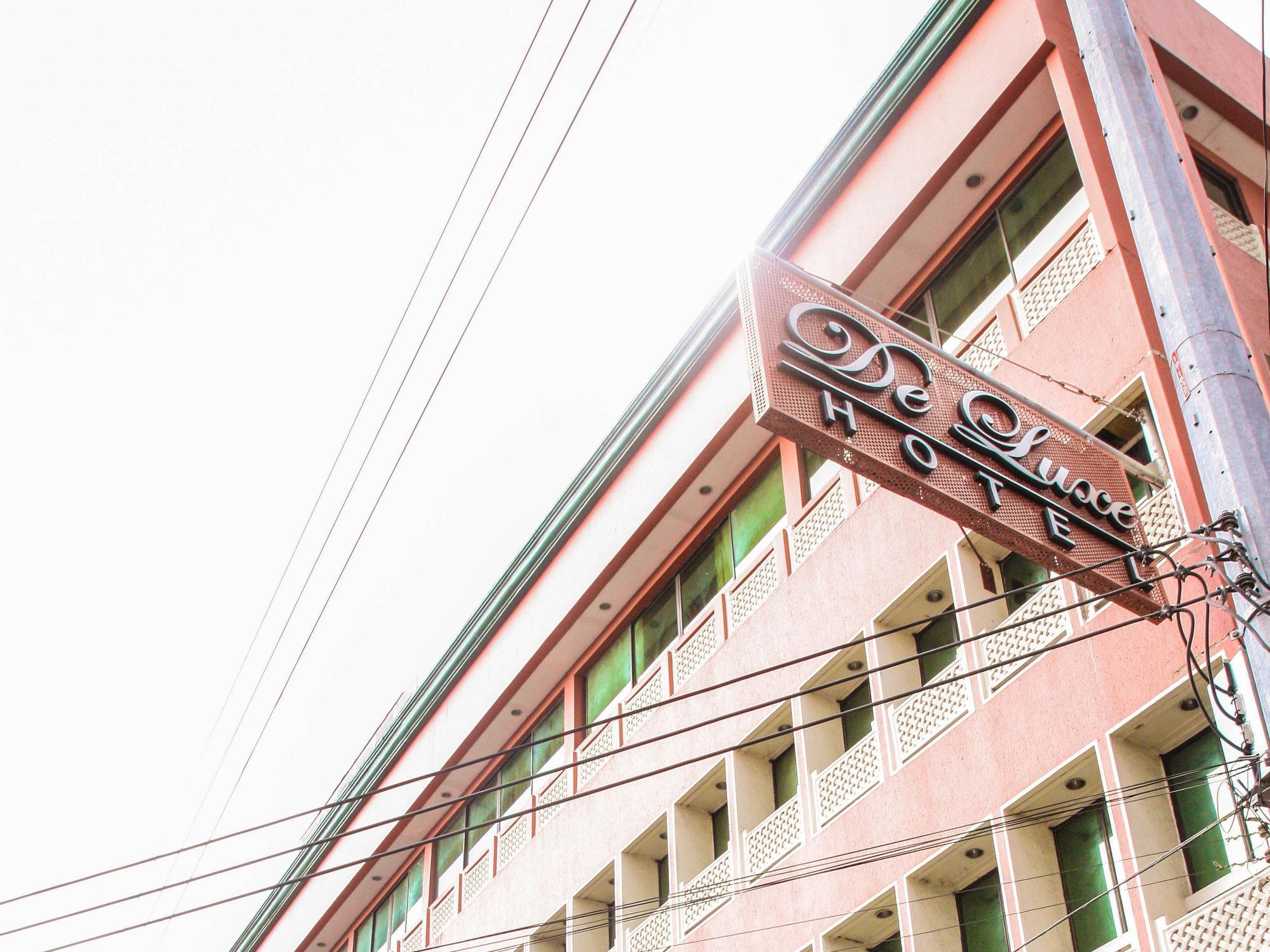 De Luxe Hotel Cagayan de Oro Esterno foto