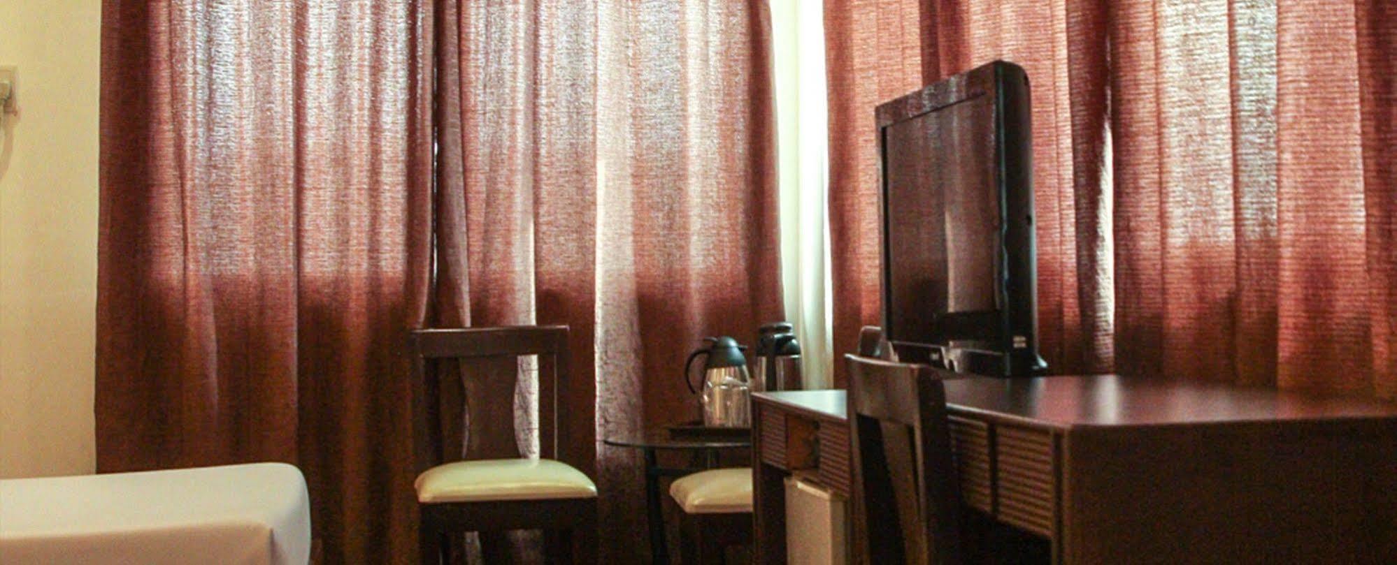 De Luxe Hotel Cagayan de Oro Esterno foto