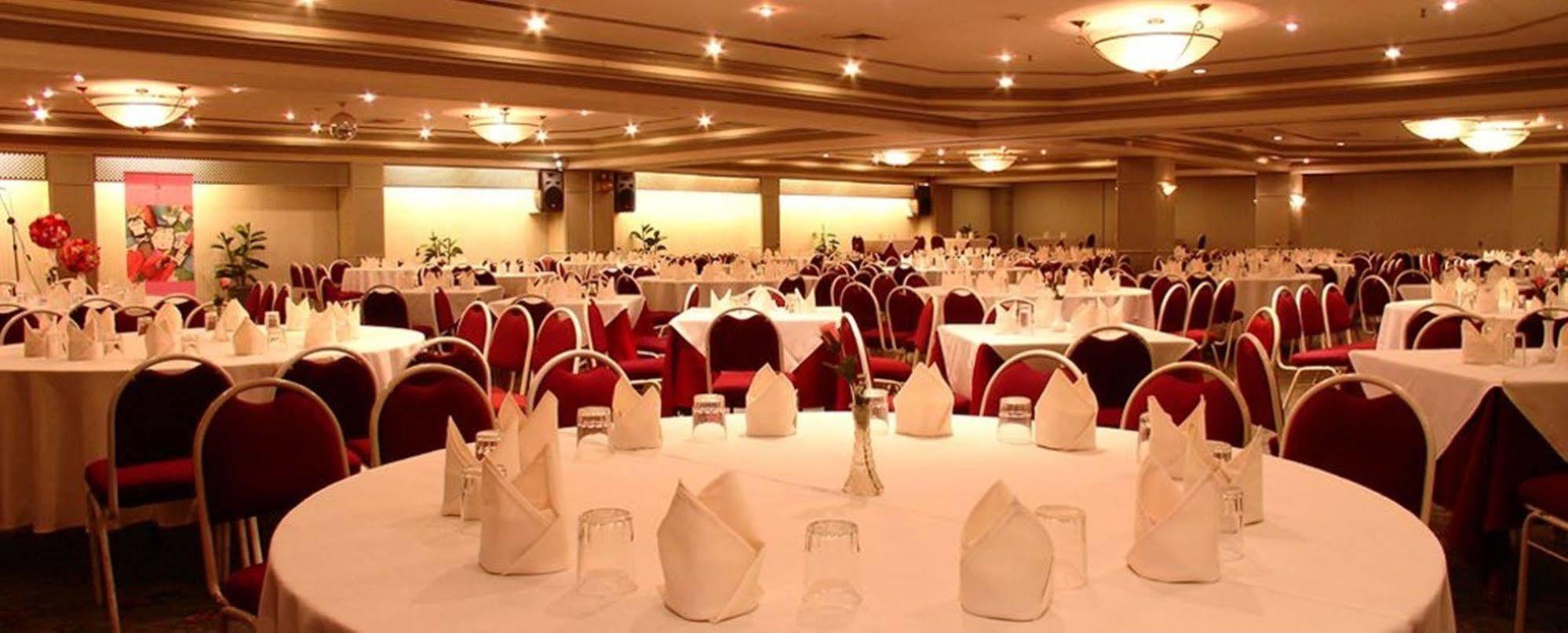 De Luxe Hotel Cagayan de Oro Esterno foto